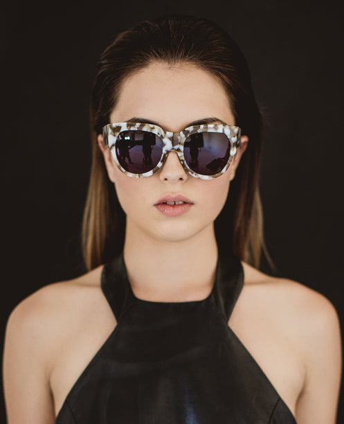 DECO - WHITE TORTOISE